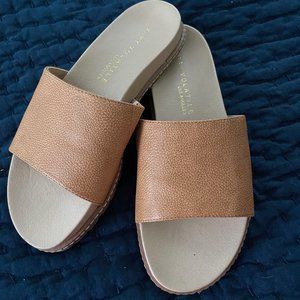 VERY VOLATILE Sandal